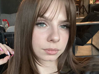 mastubating web cam girl LoiseHarington