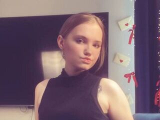 live sex webcam LoraKen