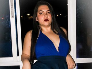 topless webcamgirl Loureen