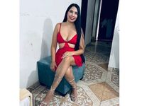 masturbating cam girl LuanaRuiz