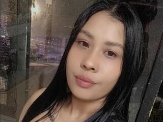 girl showing pussy LuccyGreey