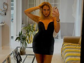 hot chat room LunaVeller