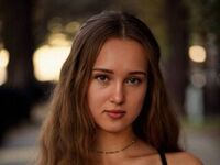 hot cam girl masturbating with vibrator MabelleWahn