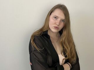 hot girl webcam photo MadalineMosman