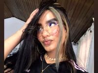 hot strip tease cam MadissonVerdez