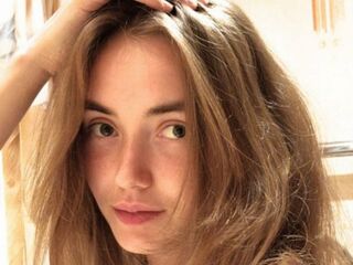 hot cam girl spreading pussy MargotMcerlean