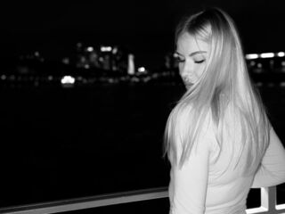 hot cam girl masturbating MariBrandel