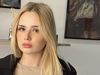 naked girl with live cam masturbating MarnieRhyner