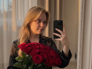 cam whore MelissaMyla