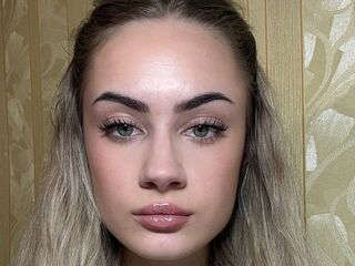 nude cam photo MellieSchultze