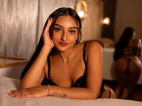 camgirl playing with sextoy MelodyBetancourt