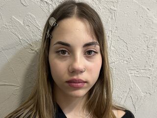 cam strip tease MiaChoo