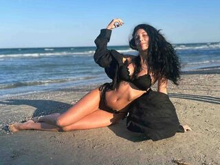 beautiful camgirl MiaLunnah