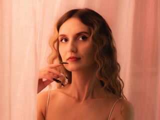 naughty cam girl masturbating with dildo MoonSeraphine