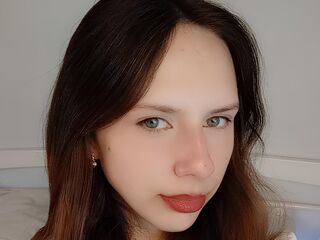 camgirl fingering shaved pussy OdelinaBarris