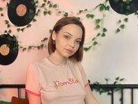 camgirl playing with vibrator OdriMoon