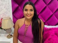 naked camgirl masturbating with vibrator OrianaRoss