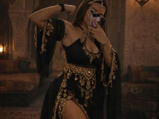 naked webcam girl PerlaZoey