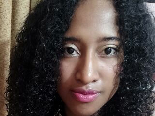 naked girl with webcam fingering pussy RosySantos