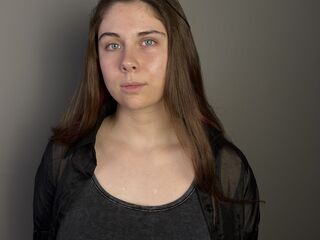 cam girl playing with vibrator RuthLazzaro