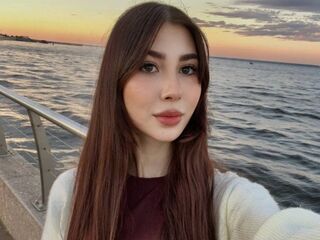 sexy live cam girl SadeLazcano