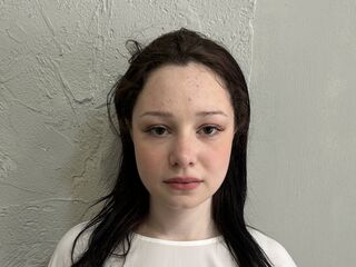 camgirl masturbating with vibrator SallyMilton