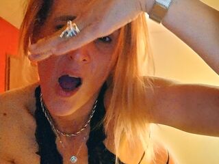 hot cam girl fingering SandraLive