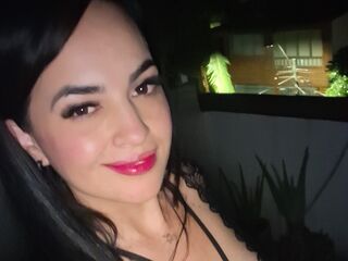 naked webcamgirl SaraAdkinsing