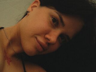 cam strip tease SarahHunny