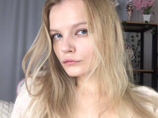 beautiful cam girl ShelyMilan