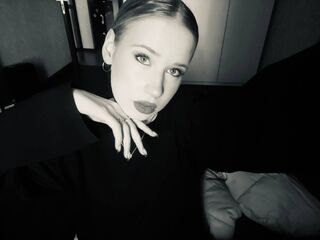 cam girl masturbating with sextoy SherieMcwayne