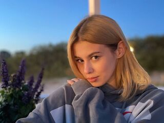 fingering camgirl ShyElisaa