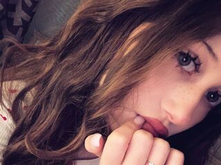 topless camgirl SimonaHaley