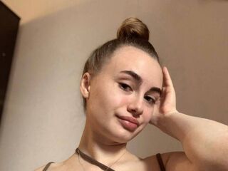 live cam show SofiyaWite