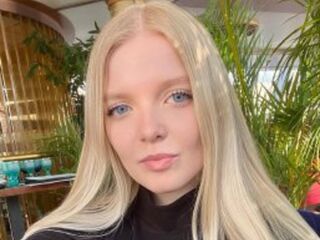 mastubating web cam girl SweetAnny