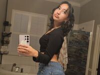 camwhore masturbating with dildo SymeSayz