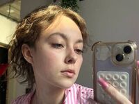 camgirl ThuyThorstad