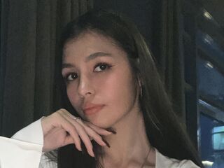 hot cam girl fingering shaved pussy TreasaWurz