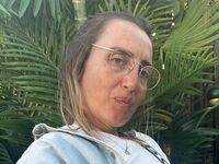 camslut showing pussy Usagii