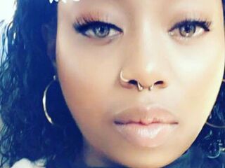 live webcam performer angeliquebelcali
